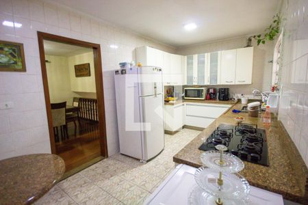 Casa à venda com 300m², 4 quartos e 2 vagasCozinha 