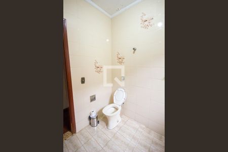 Casa à venda com 300m², 4 quartos e 2 vagasBanheiro 