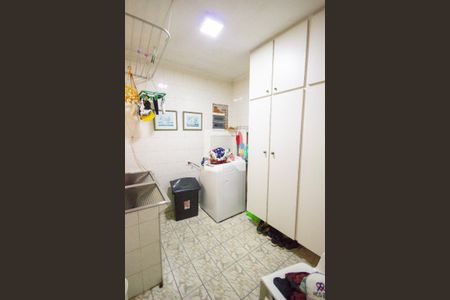 Casa à venda com 300m², 4 quartos e 2 vagasÁrea de Serviço