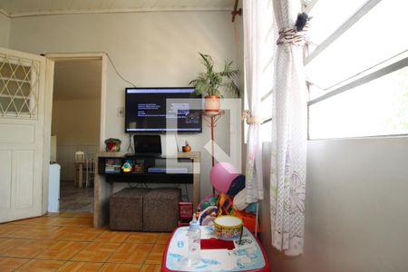 Sala de TV de casa à venda com 3 quartos, 390m² em Igara, Canoas
