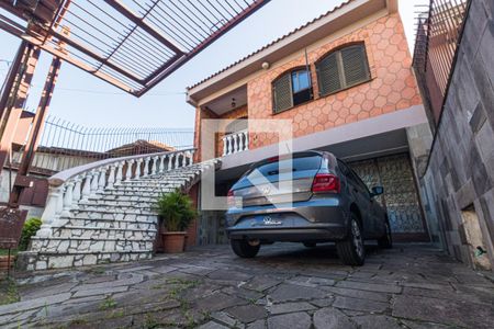 Fachada de casa à venda com 5 quartos, 331m² em Santo Antônio, Porto Alegre