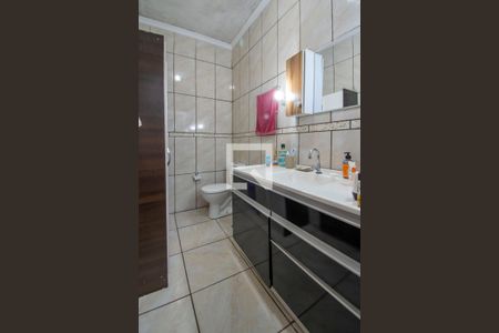 Casa à venda com 200m², 4 quartos e 4 vagasBanheiro 1