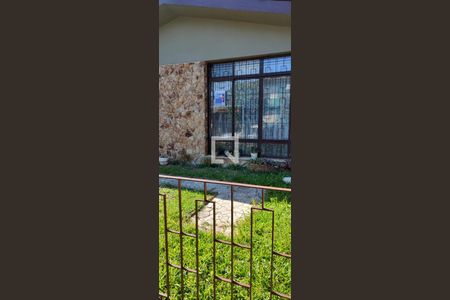 Casa à venda com 200m², 4 quartos e 4 vagasFachada