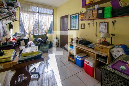 Casa à venda com 200m², 4 quartos e 4 vagasQuarto 2