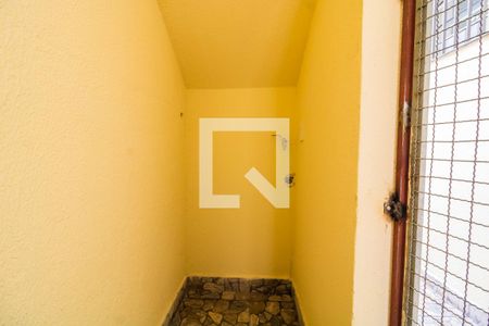 Detalhe da area de serviço de casa para alugar com 1 quarto, 31m² em Parque Imperial, São Paulo