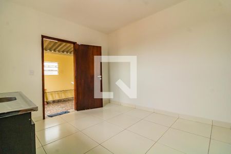 Casa para alugar com 1 quarto, 37m² em Parque Imperial, São Paulo