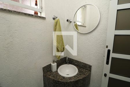 Casa à venda com 100m², 3 quartos e 4 vagasLavabo