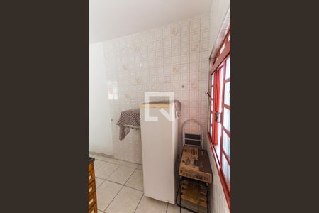 Casa à venda com 256m², 6 quartos e 3 vagas Casa à venda com 256m², 6 quartos e 3 vagasCozinha 2