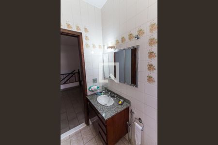 Casa à venda com 256m², 6 quartos e 3 vagas Casa à venda com 256m², 6 quartos e 3 vagasBanheiro