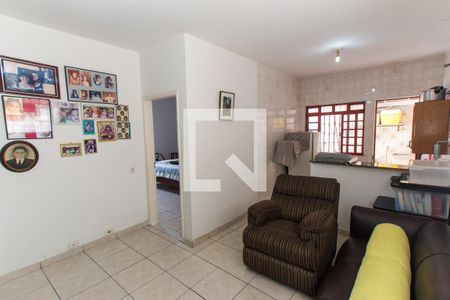 Sala 2 de casa à venda com 6 quartos, 256m² em Vila Constança, São Paulo