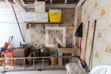 Casa à venda com 256m², 6 quartos e 3 vagas Casa à venda com 256m², 6 quartos e 3 vagasÁrea de Serviço 2