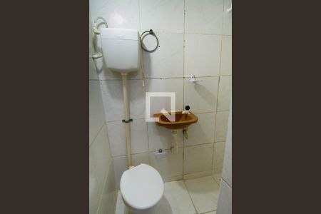 Banheiro de casa para alugar com 1 quarto, 25m² em São Gonçalo, Salvador