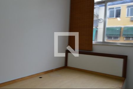 Quarto 1 de apartamento para alugar com 2 quartos, 50m² em Taquara, Rio de Janeiro