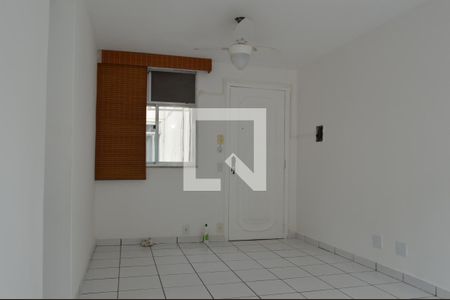 Sala de apartamento para alugar com 2 quartos, 50m² em Taquara, Rio de Janeiro