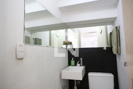 Lavabo de casa de condomínio à venda com 3 quartos, 110m² em Santa Branca, Belo Horizonte