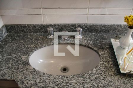 Apartamento à venda com 170m², 4 quartos e 2 vagas Apartamento à venda com 170m², 4 quartos e 2 vagasBanheiro Social