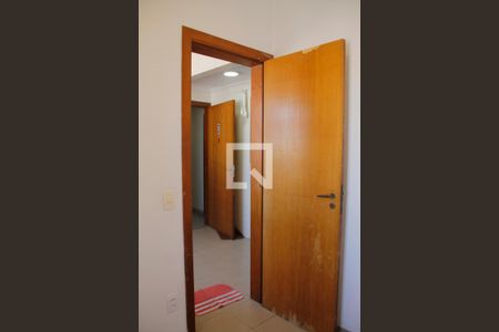 Apartamento à venda com 170m², 4 quartos e 2 vagas Apartamento à venda com 170m², 4 quartos e 2 vagasQuarto de Serviço