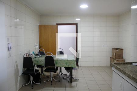 Apartamento à venda com 170m², 4 quartos e 2 vagas Apartamento à venda com 170m², 4 quartos e 2 vagasCozinha