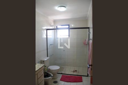 Apartamento à venda com 170m², 4 quartos e 2 vagas Apartamento à venda com 170m², 4 quartos e 2 vagasBanheiro da Suíte