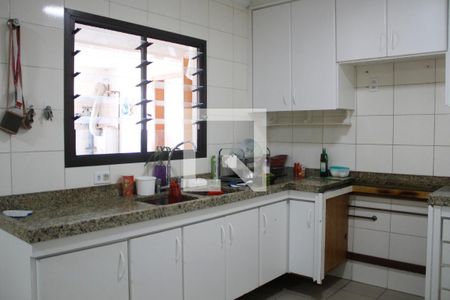 Apartamento à venda com 170m², 4 quartos e 2 vagas Apartamento à venda com 170m², 4 quartos e 2 vagasCozinha