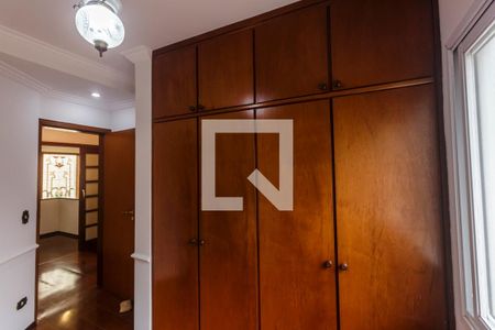 Casa de condomínio para alugar com 283m², 4 quartos e 4 vagas Casa de condomínio para alugar com 283m², 4 quartos e 4 vagasCloset da suíte