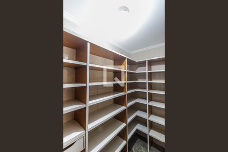 Casa de condomínio para alugar com 283m², 4 quartos e 4 vagas Casa de condomínio para alugar com 283m², 4 quartos e 4 vagasDespensa