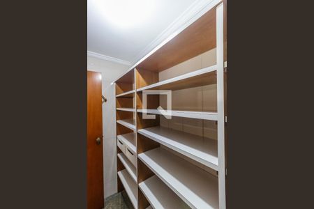 Casa de condomínio para alugar com 283m², 4 quartos e 4 vagas Casa de condomínio para alugar com 283m², 4 quartos e 4 vagasDespensa