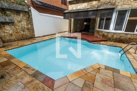 Casa de condomínio para alugar com 283m², 4 quartos e 4 vagas Casa de condomínio para alugar com 283m², 4 quartos e 4 vagasDetalhe