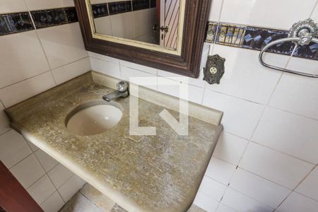 Casa de condomínio para alugar com 283m², 4 quartos e 4 vagas Casa de condomínio para alugar com 283m², 4 quartos e 4 vagasDetalhe do banheiro