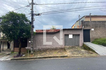 Casa à venda com 360m², 3 quartos e 2 vagasFachada