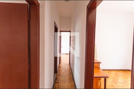 Corredor de casa para alugar com 4 quartos, 250m² em Floresta, Belo Horizonte