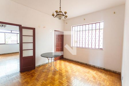 Sala 2 de casa para alugar com 4 quartos, 250m² em Floresta, Belo Horizonte