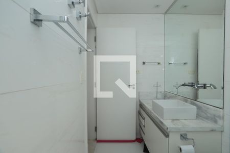 Apartamento para alugar com 180m², 2 quartos e 2 vagasBanheiro do Quarto 2
