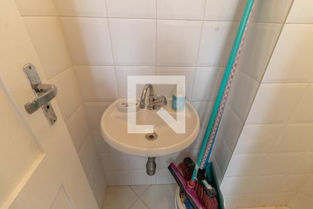 Apartamento para alugar com 100m², 2 quartos e sem vaga Apartamento para alugar com 100m², 2 quartos e sem vagaBanheiro de Serviço
