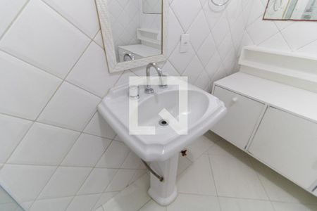 Apartamento para alugar com 100m², 2 quartos e sem vaga Apartamento para alugar com 100m², 2 quartos e sem vagaBanheiro Social