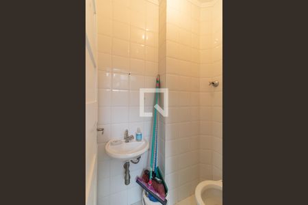 Apartamento para alugar com 100m², 2 quartos e sem vaga Apartamento para alugar com 100m², 2 quartos e sem vagaBanheiro de Serviço