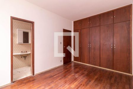 Apartamento para alugar com 160m², 4 quartos e 1 vagaSuíte