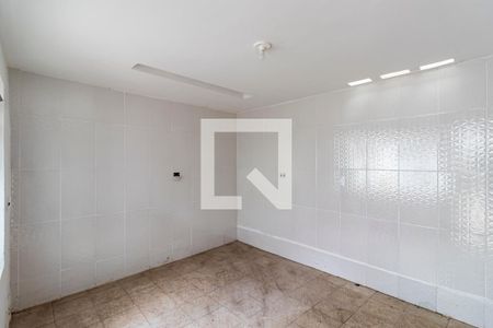 Casa à venda com 600m², 4 quartos e 8 vagasFundos - Quarto de Serviço