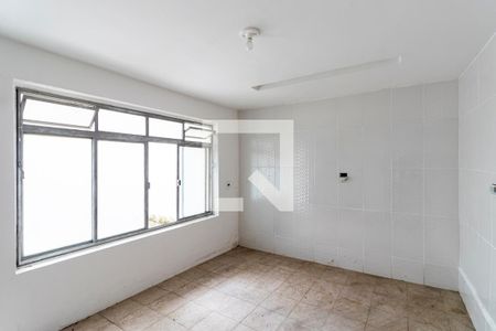 Casa à venda com 600m², 4 quartos e 8 vagasFundos - Quarto de Serviço