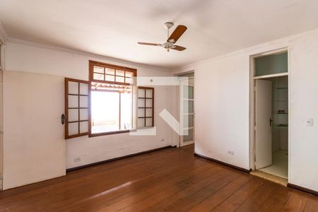 Casa à venda com 600m², 4 quartos e 8 vagasSuíte 1