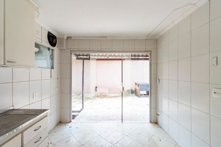 Casa à venda com 600m², 4 quartos e 8 vagasCozinha