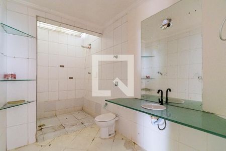Casa à venda com 600m², 4 quartos e 8 vagasBanheiro da Suíte 1
