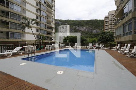 Apartamento para alugar com 100m², 3 quartos e 1 vagaÁrea comum - Piscina