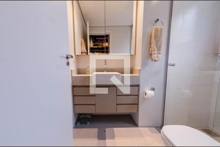 Apartamento à venda com 69m², 2 quartos e 2 vagasBanheiro suíte 1