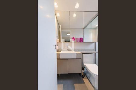 Apartamento à venda com 69m², 2 quartos e 2 vagasBanheiro suíte 2