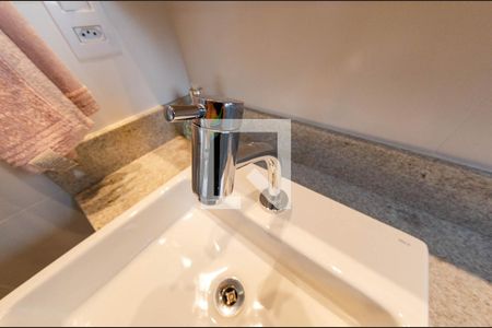 Apartamento à venda com 69m², 2 quartos e 2 vagasBanheiro suíte 2