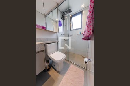 Apartamento à venda com 69m², 2 quartos e 2 vagasBanheiro suíte 2