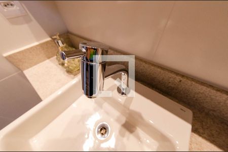 Apartamento à venda com 69m², 2 quartos e 2 vagasBanheiro suíte 1