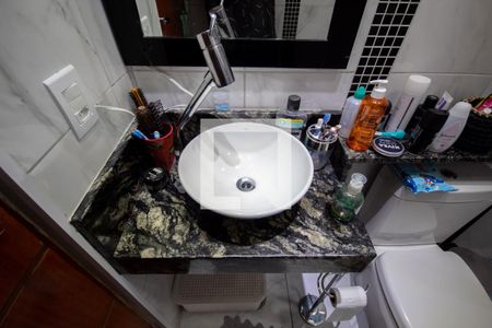 Casa à venda com 180m², 2 quartos e 2 vagasBanheiro da Suíte 2