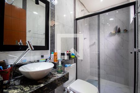 Casa à venda com 180m², 2 quartos e 2 vagasBanheiro da Suíte 2